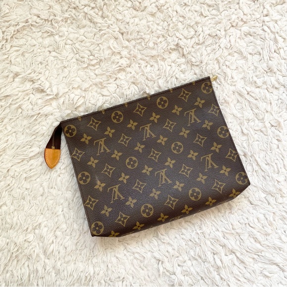 Louis Vuitton | Poche Toilette NM - Picture 2 of 11